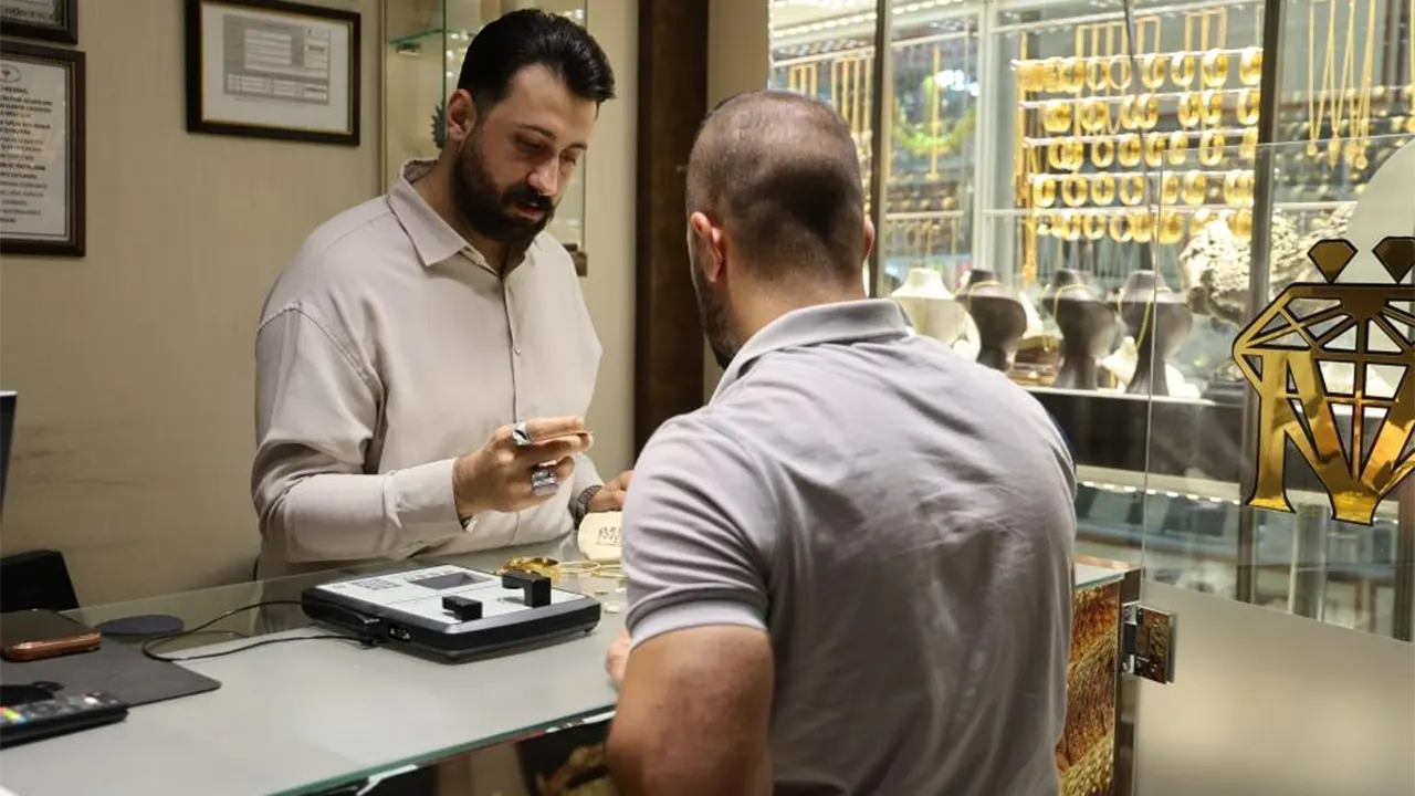 Düğün Bitti, Kuyumcuda Kabus Başladı Yeni Evli Çiftin Takıları Sahte Çıktı 3