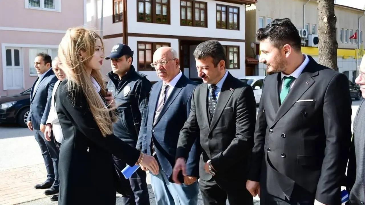 Kamuoyunda Barbie Kaymakam Olarak Biliniyordu Tuğçe Orhan’ın Yeni Adresi Belli Oldu 2