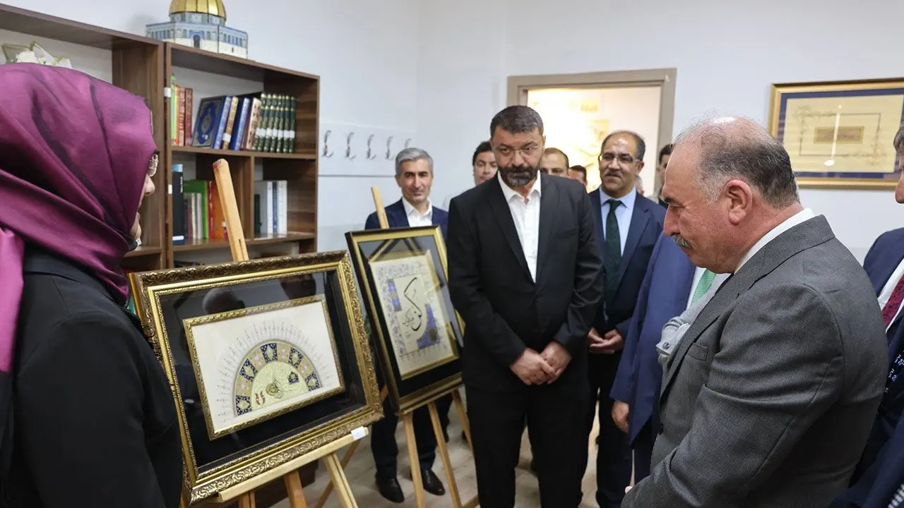 Türk İslam Sanatları Hayran Bıraktı Vali Çalgan El Emeği Göz Nuru Sergiyi Gezdi 2