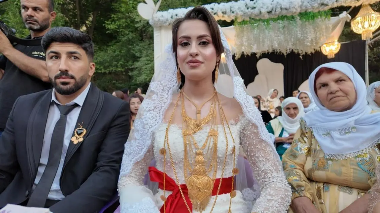 İki Gün Iki Gece Süren Düğünde Çifte 6 Milyon Liralık Takı Takıldı 2