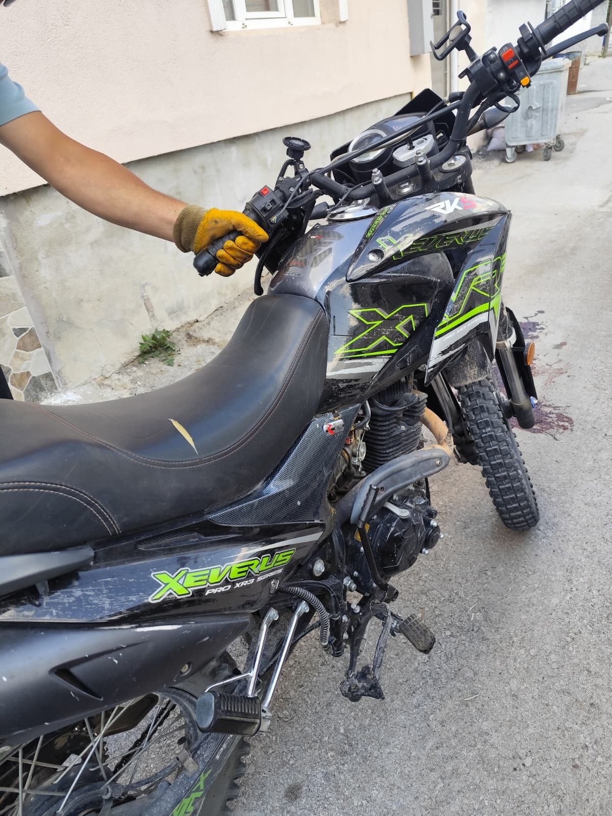A W760882 05