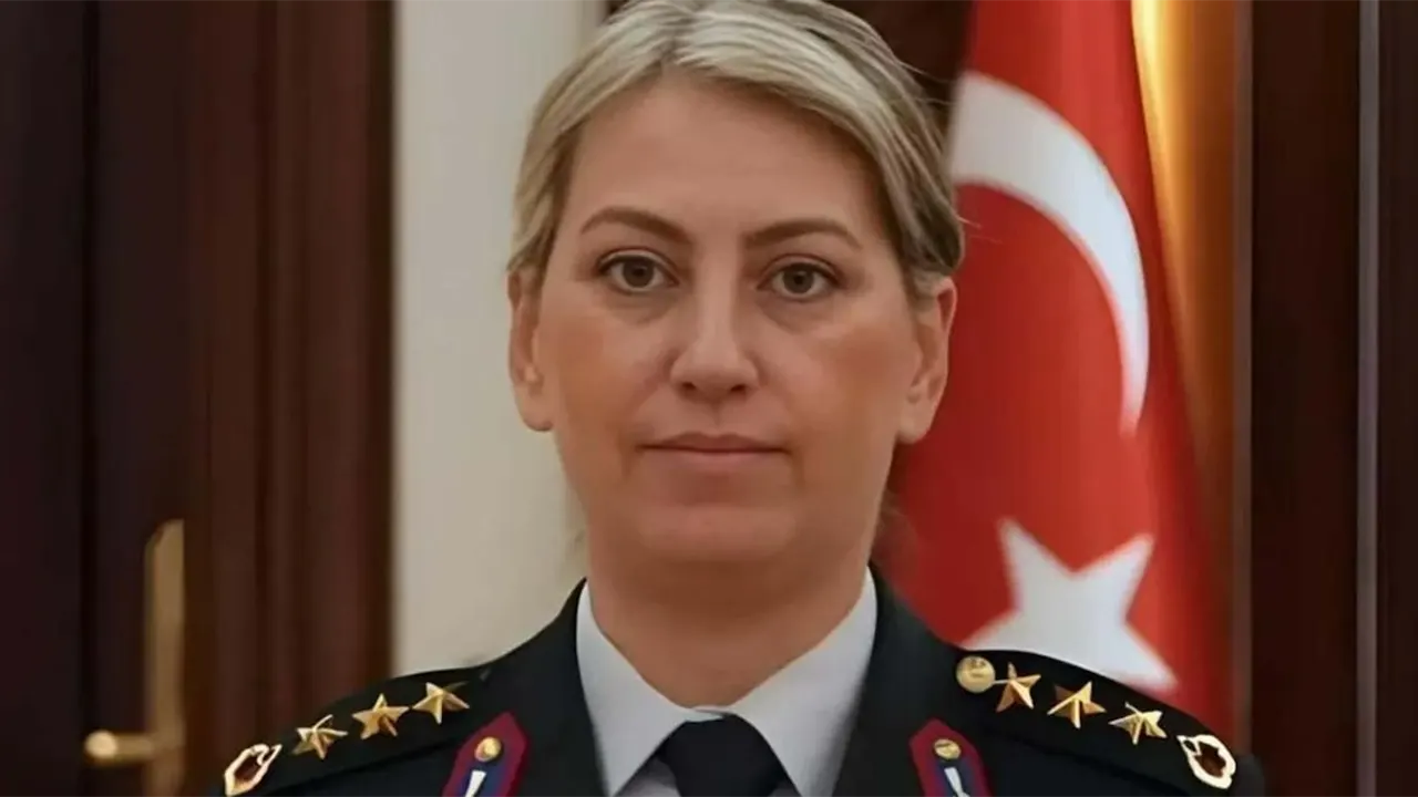 Tsk'da Tarihi Karar Özlem Karapınar Hava Kuvvetlerinin Ilk Kadın Generali Oldu 2