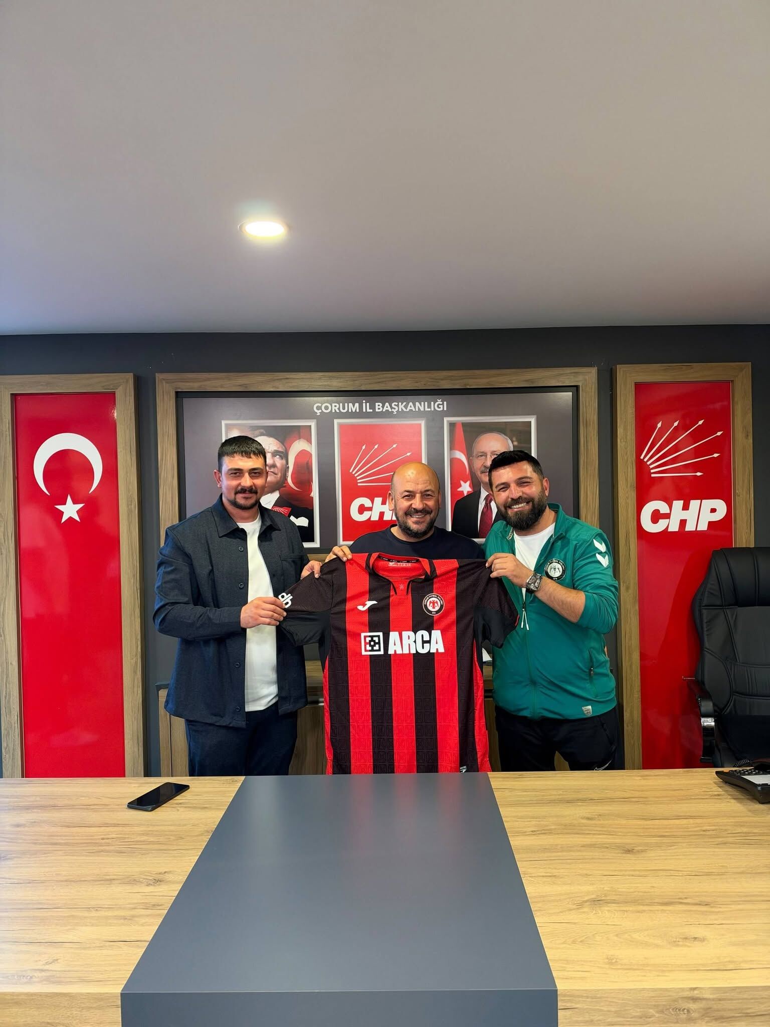 Çorum Fk Taraftar Gruplarından Chp Çorum İl Başkanlığı’na Ziyaret 2