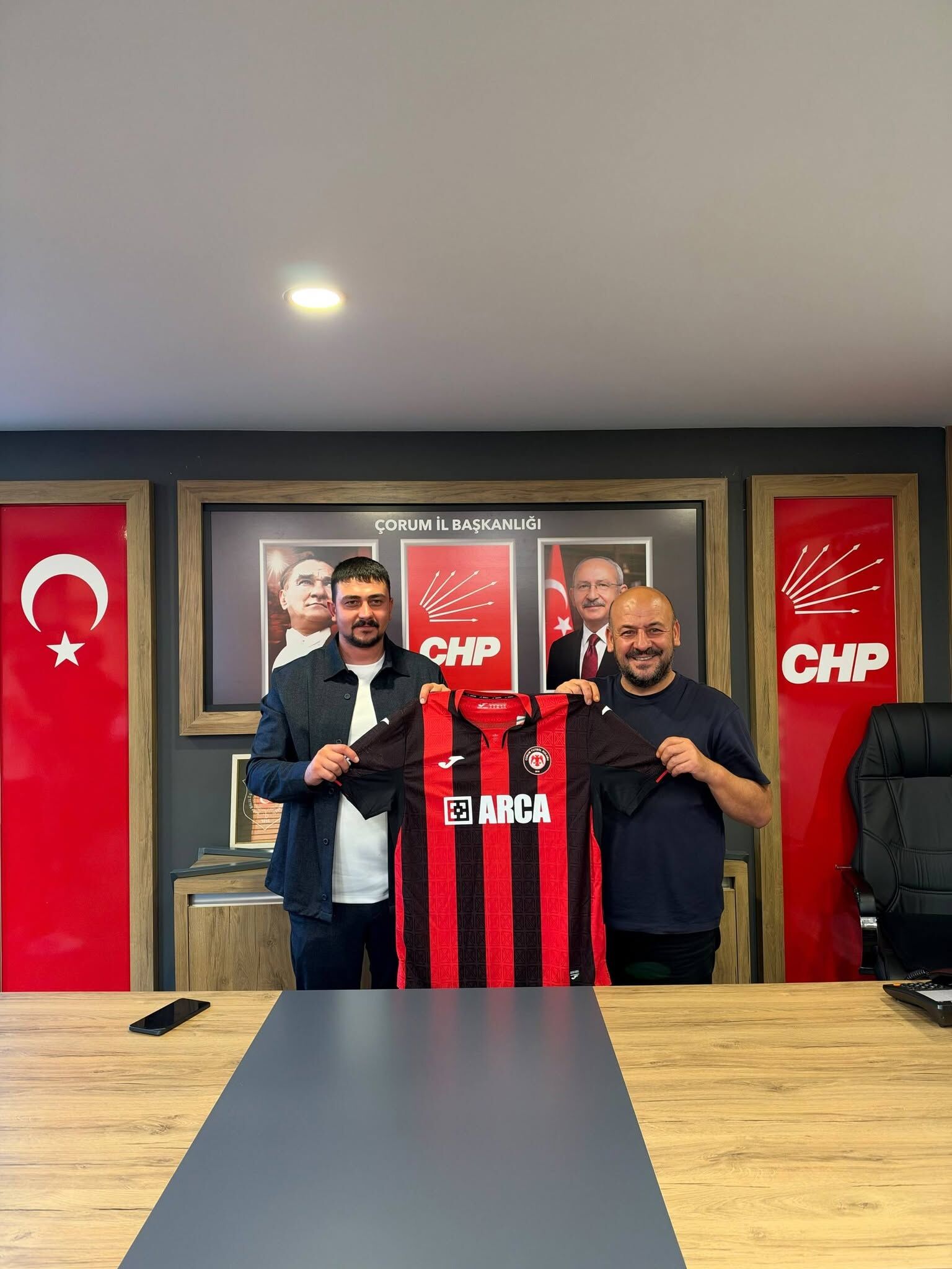 Çorum Fk Taraftar Gruplarından Chp Çorum İl Başkanlığı’na Ziyaret 4