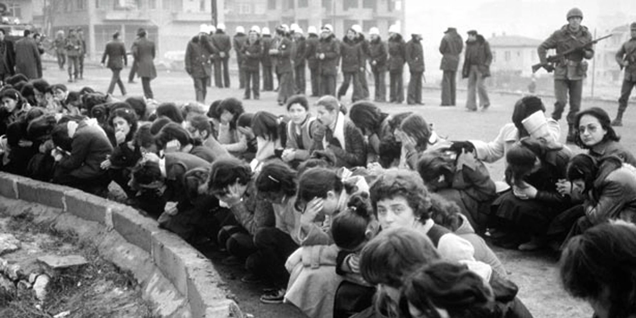 Demokrasinin Kara Lekesi Olumun Ve Acinin 44 Yil