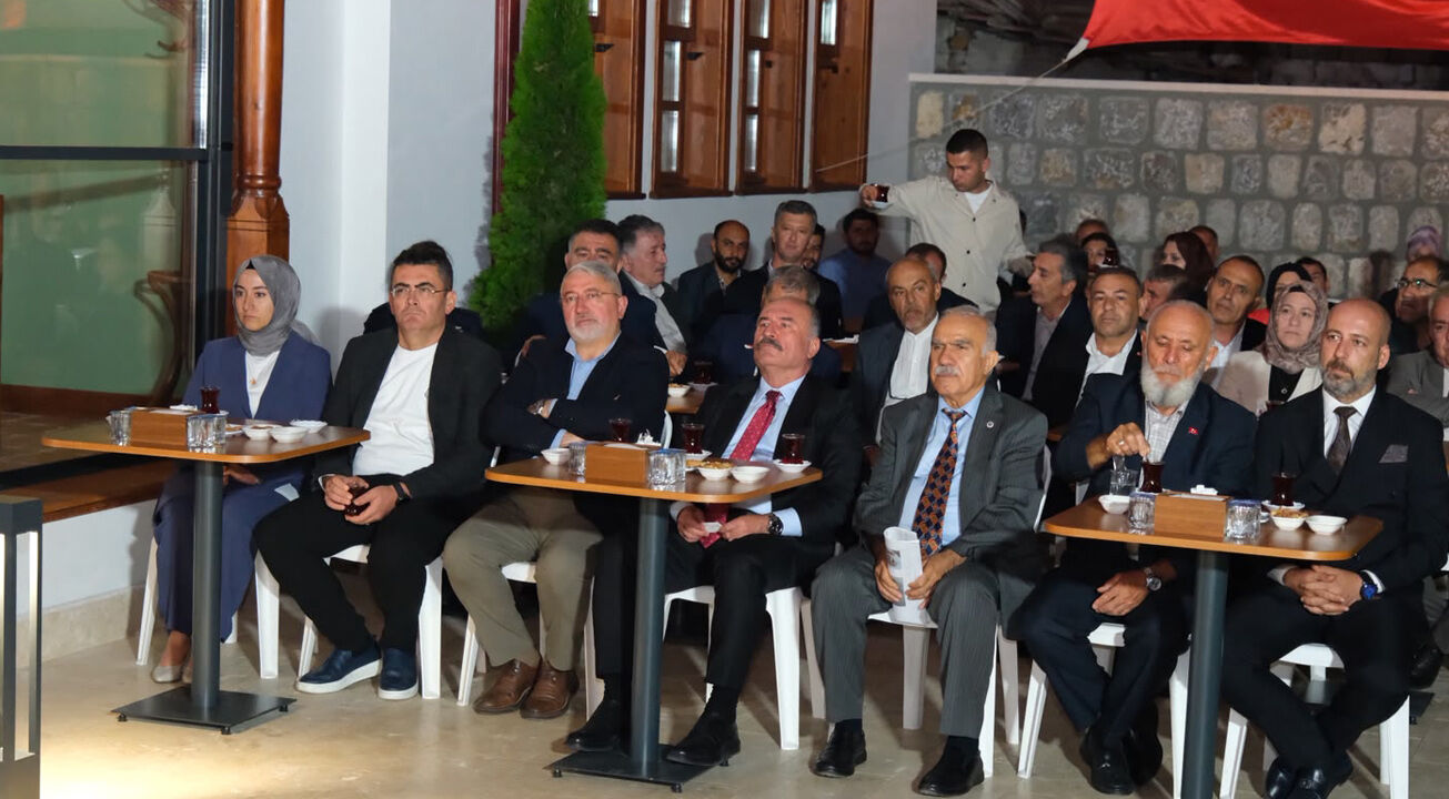 İki̇z Konak’ta Kahramanlik Türküleri̇ Yükseldi̇ (5) Copy Copy
